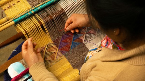 Où apprendre les techniques de tissage traditionnel en Bolivie?